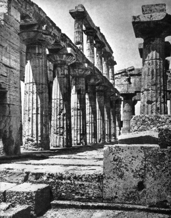Архитектура Древней Греции. Посейдония. II храм Геры (Посейдона), после 468 г. до н. э. Целла