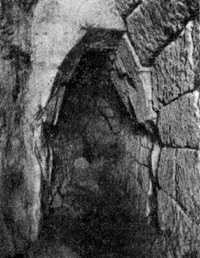 Архитектура Древнего Рима. Черветери. Гробница Реголини Галасси, VII в., до н.э. Дромос