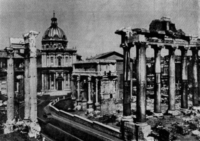 Архитектура Древнего Рима. Римский форум. Вид на остатки храма Веспасиана (слева) и портик храма Сатурна (справа)