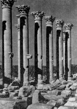 Архитектура Древнего Рима. Пальмира (Сирия). Храм Бела, I—III вв. Фрагмент колоннады двора