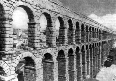 Архитектура Древнего Рима. Сеговия (Испания). Акведук, середина II в. н.э.