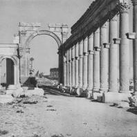Пальмира. Так называемая триумфальная арка (трипилон), вид с запада, II век