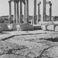 Пальмира. Термы Диоклетиана, в глубине храм Баальшамины, вид с юга