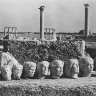 Пальмира. Портреты римской семьи середины II века, открытые в фундаментах позднейшей постройки. Польские археологические раскопки 1964 г.