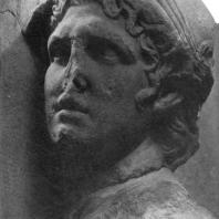 Алтарь Зевса в Пергаме. Южная сторона большого фриза. Гигант — противник Тейи