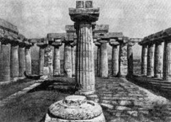 Архитектура Древней Греции. Посейдония. I храм Геры. Вид целлы