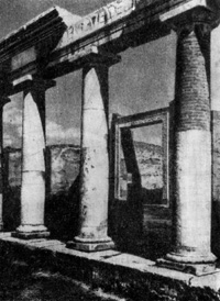 Архитектура Древнего Рима. Помпеи. Форум. Здание Евмахии