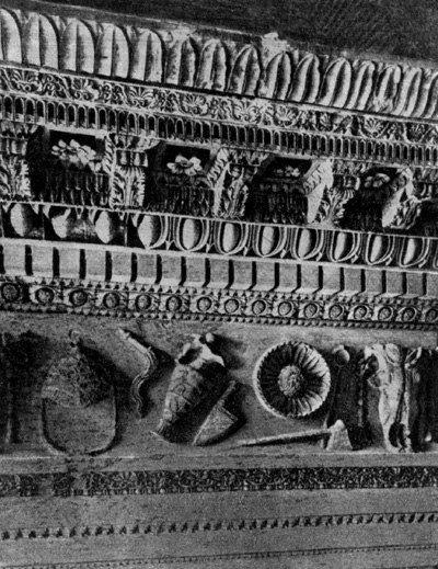 Архитектура Древнего Рима. Римскии форум. Храм Веспасиана, 79 г. н.э. Карниз