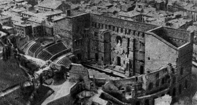 Архитектура Древнего Рима. Араузио (Оранж, Галлия, Театр, I в. н.э. Вид на сцену