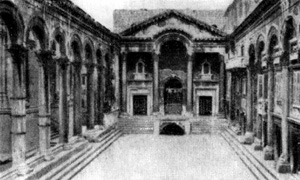 Архитектура Древнего Рима. Салона (Сплит). Дворец Диоклетиана, 305 г. н.э. Колоннада перед входом во дворец