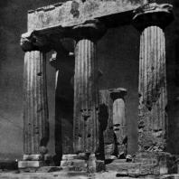 Храм Аполлона в Коринфе. Конец 6 в. до н. э. 