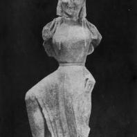 Архерм. Статуя летящей Ники с острова Делоса. Мрамор. Первая половина 6 в. до н. э. Афины. Национальный музей