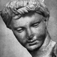Девушка из Анцио. Голова. Мрамор. Середина 3 в. до н. э. Рим. Музей Терм