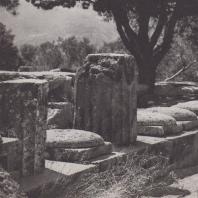 Дельфы. Мармария, руины сокровищницы массалиотов (530-525 гг. до н.э.)