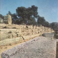 Олимпия. Храм Зевса, вид стилобата с южной стороны. Фото: Анджей Дзевановский