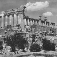 Пальмира. Внешняя колоннада храма Бела, юго-западная угловая часть, II век