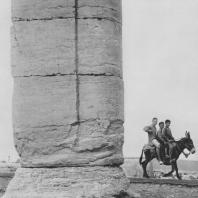 Пальмира. Один из столбов при Большой колоннаде, II век