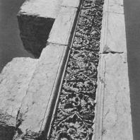Пальмира. Фрагмент декорированного столба так называемого Надгробного храма, начало III века