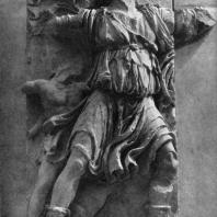 Алтарь Зевса в Пергаме. Правое крыло большого фриза. Дионис, бог виноделия, с сатирами и пантерой