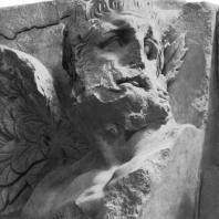 Алтарь Зевса в Пергаме. Южная сторона большого фриза. Гигант — противник Фойбе (деталь)