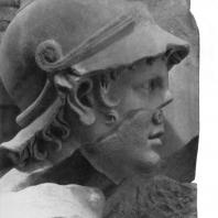 Алтарь Зевса в Пергаме. Восточная сторона большого фриза. Гигант Отое (деталь)