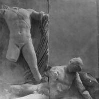 Алтарь Зевса в Пергаме. Восточная сторона большого фриза. Аполлон и гигант Эфиальт